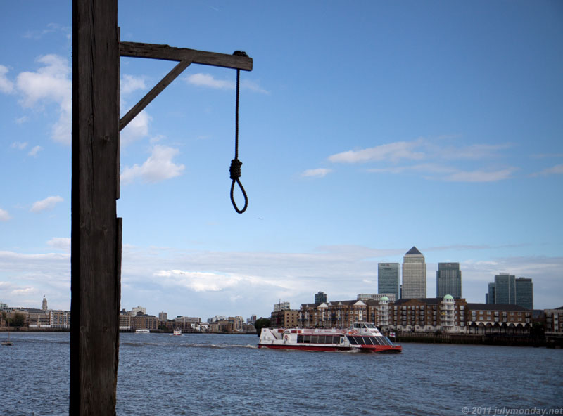 Creepy view to Canary Wharf with no Daleks in sight